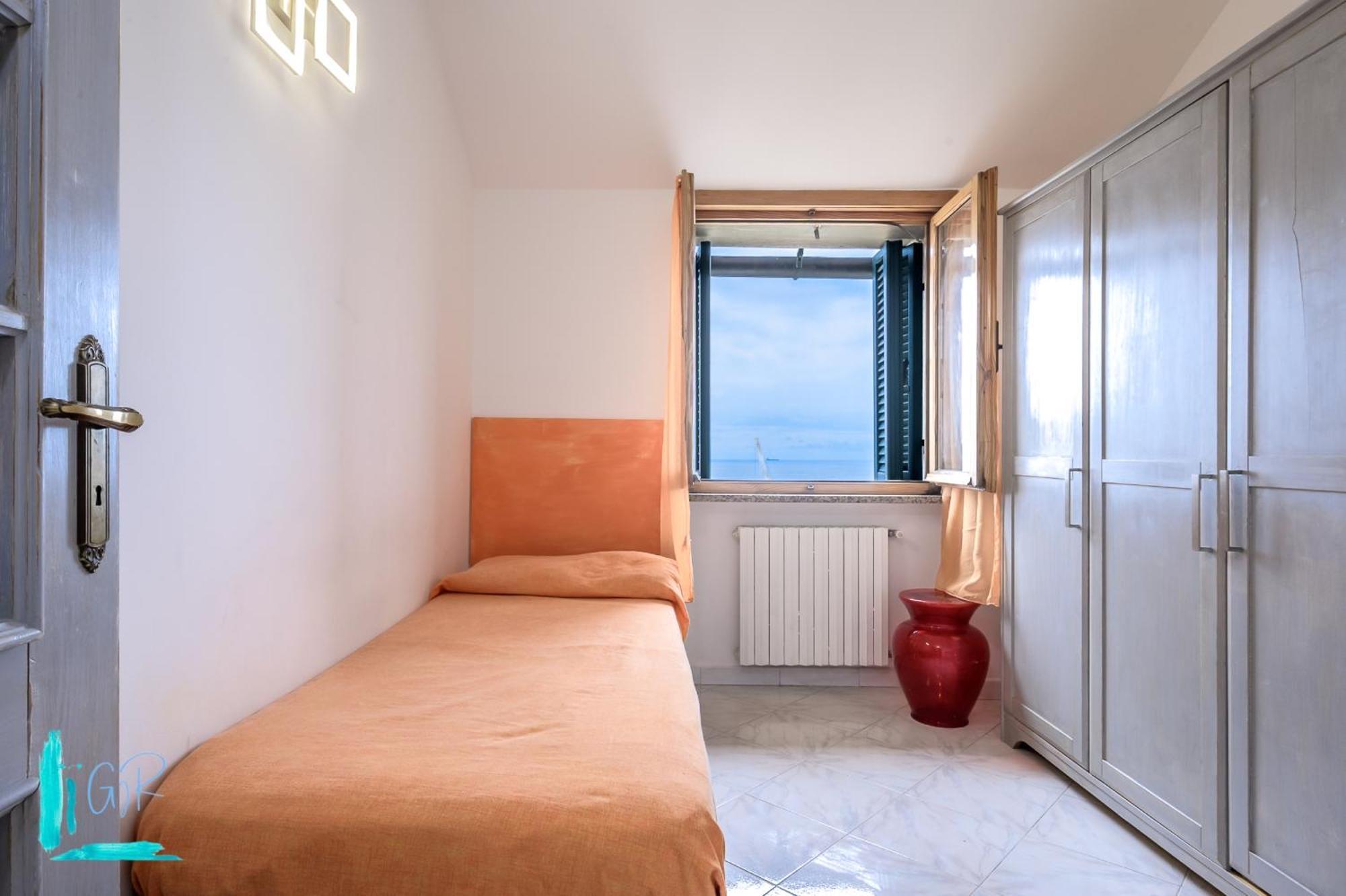 La Mansarda Sopra Campo Pisano - Genovainrelax Apartamento Exterior foto